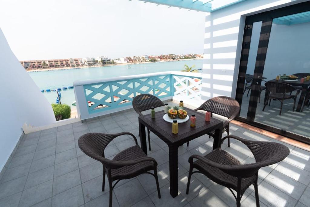 عرض اليوم الوطني : شاليه فاخر 5 غرف بمسبح خاص